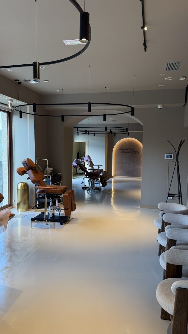 Interior del local de Zero Tinta Tattoo en Santiago de Compostela